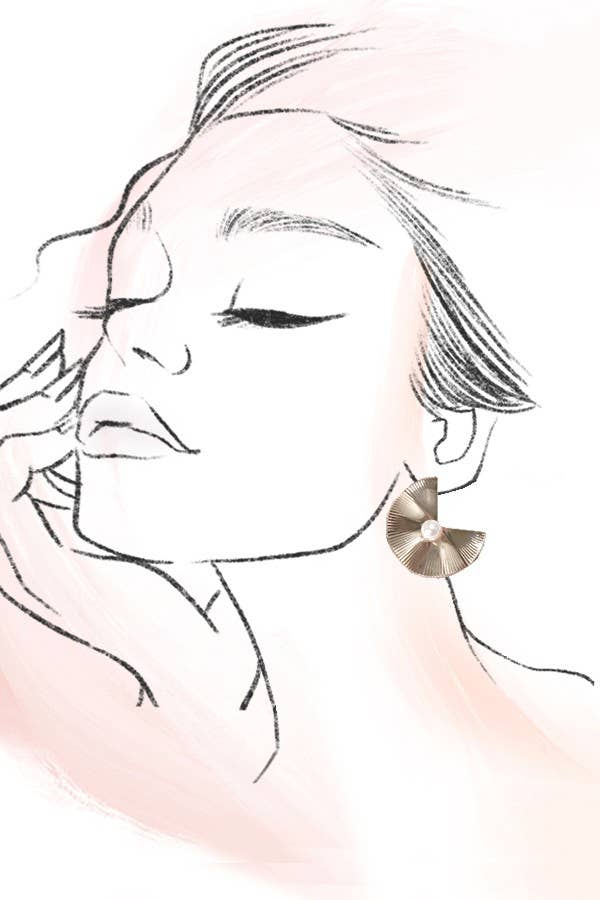 Textured Fan Shape Pearl Stud Earrings