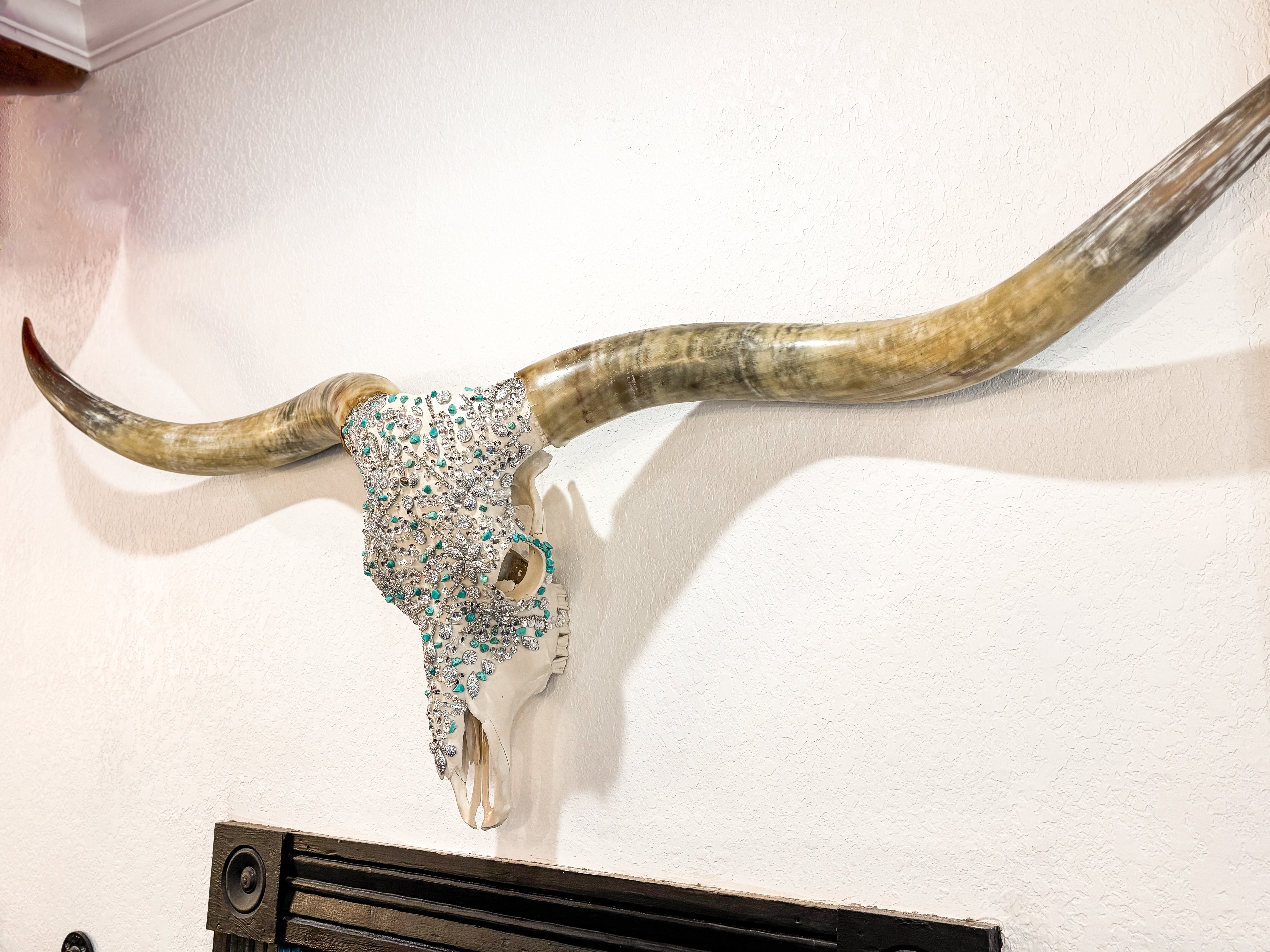 Turquoise Stardust – 70” Longhorn Statement Skull