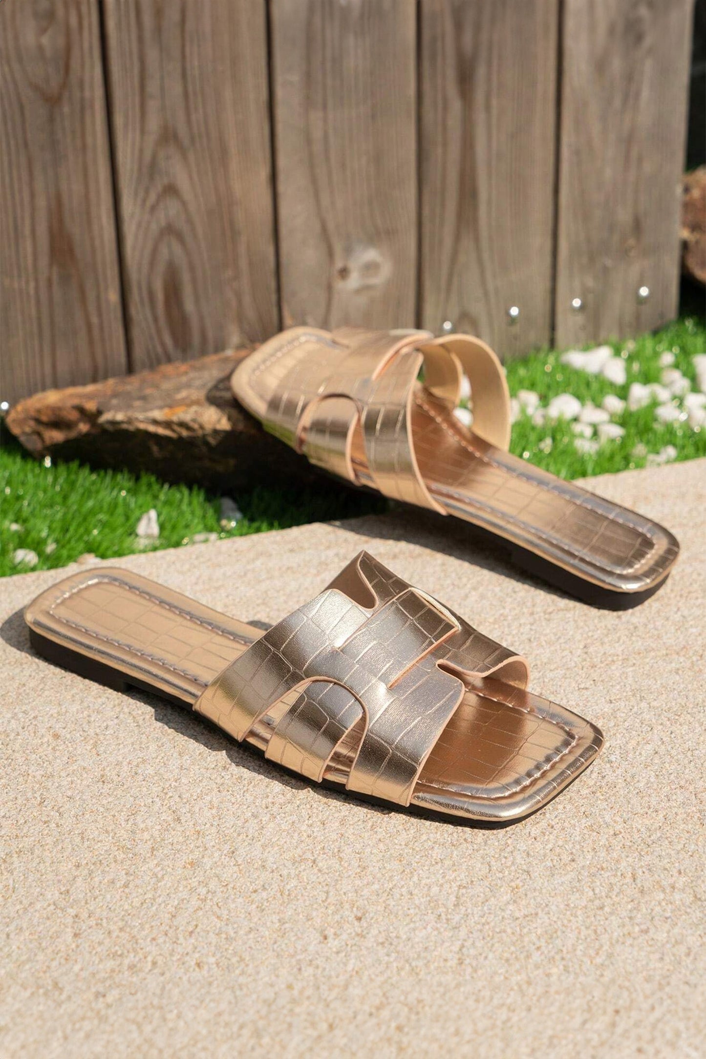 Gold Crocodile Pattern Sandals